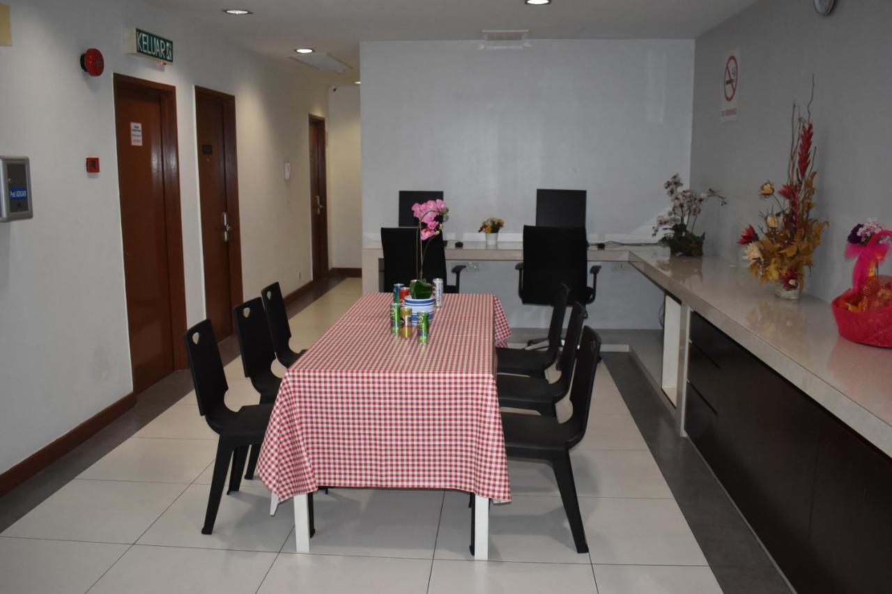 Kampung Baharu Sungai Buluh Wl Hotel מראה חיצוני תמונה
