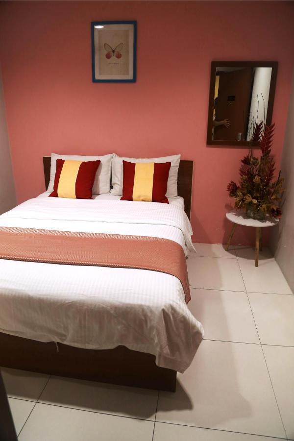 Kampung Baharu Sungai Buluh Wl Hotel מראה חיצוני תמונה